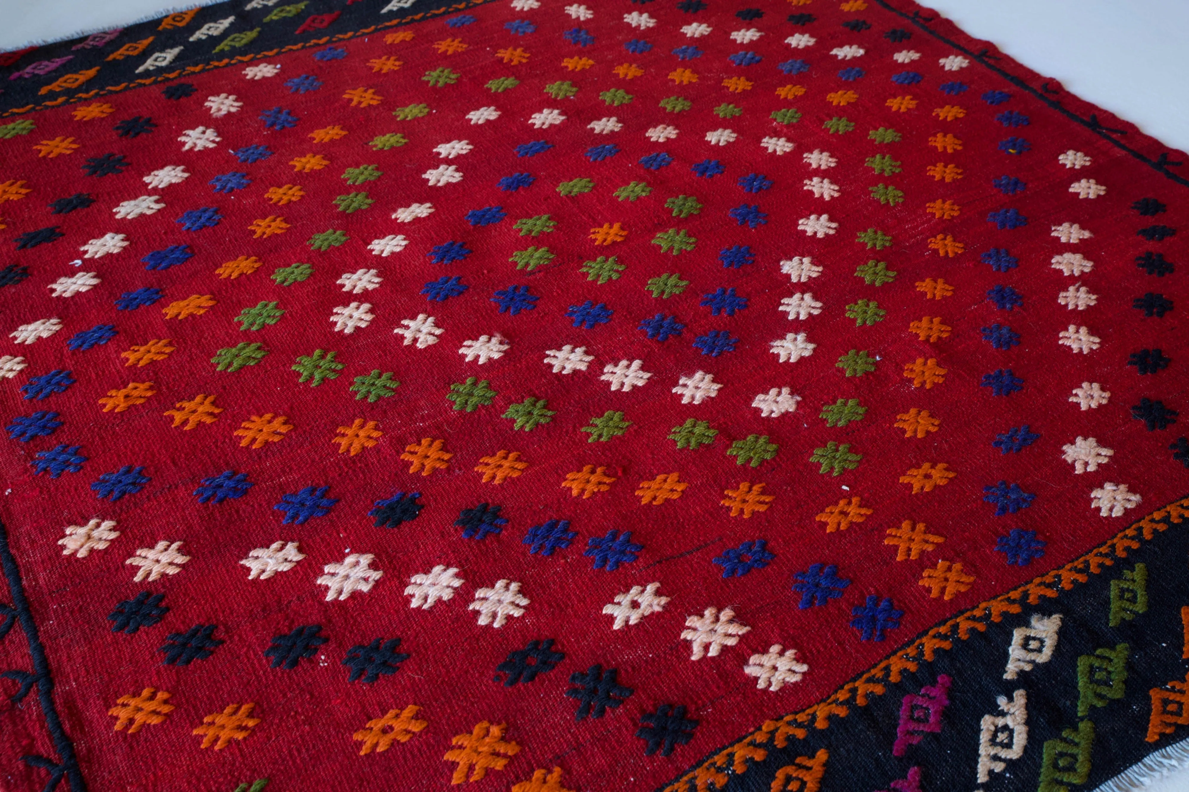 Vintage Mini Turkish Kilim Rug 4'5"x4'6"
