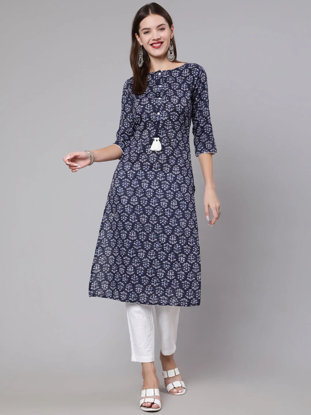 Women Navy Blue Printed Straight Kurta With Three Quarter Sleeves